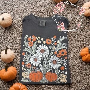 Comfort Colors Floral Pumpkin Graphic Tee